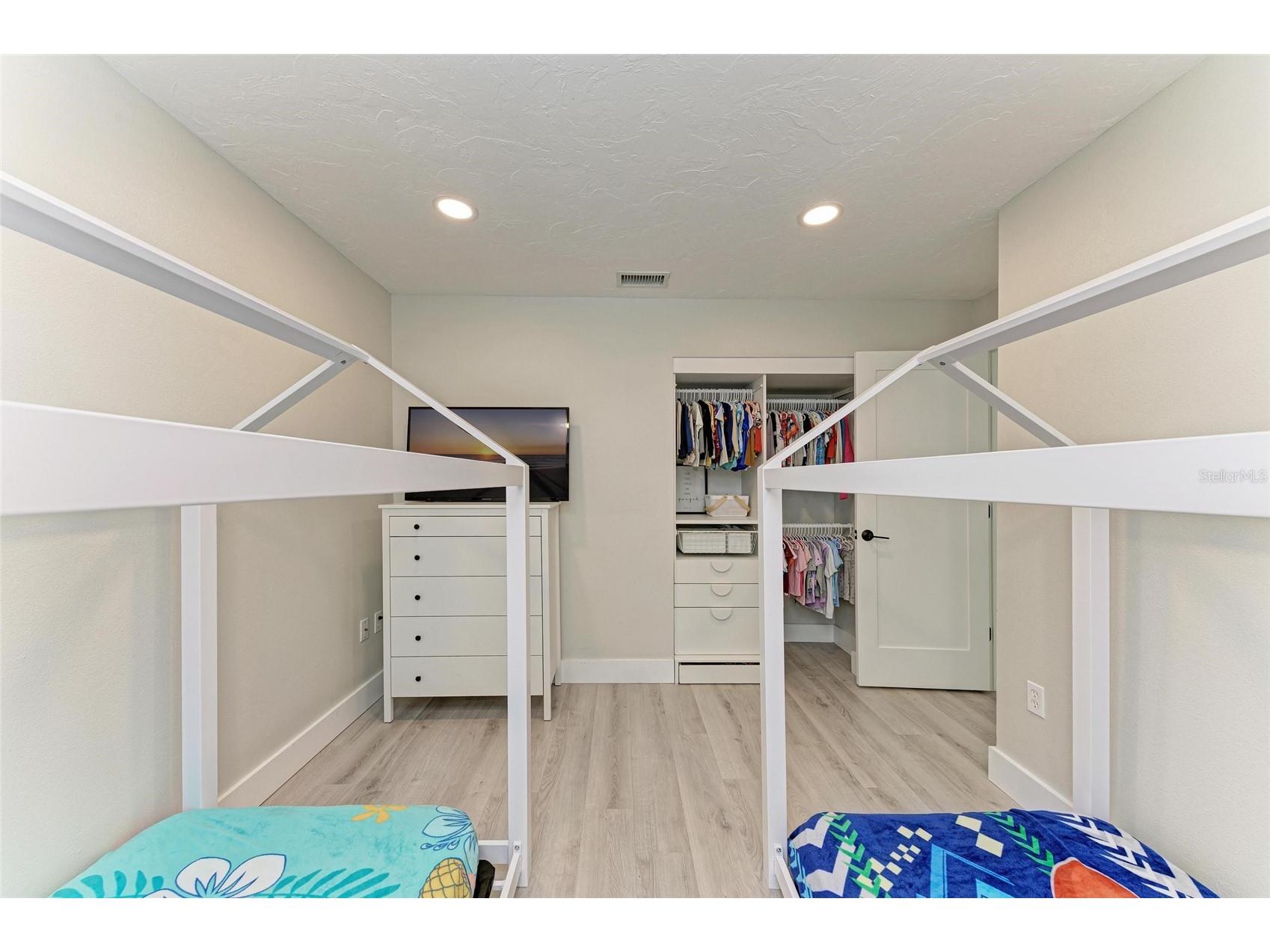 6601 Mauna Loa Boulevard Sarasota FL 34241 A4668351 image40