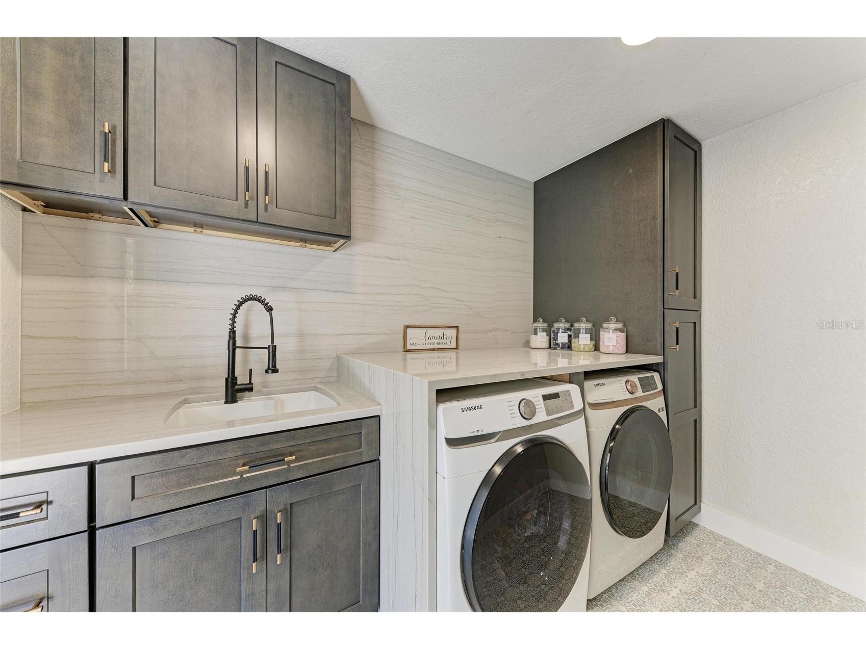 6601 Mauna Loa Boulevard Sarasota FL 34241 A4668351 image45