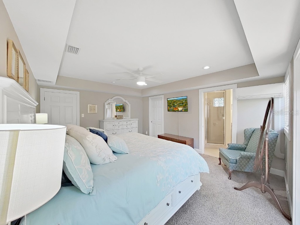 6601 Renaldo Way S Saint Petersburg FL 33707 TB8439305 image14