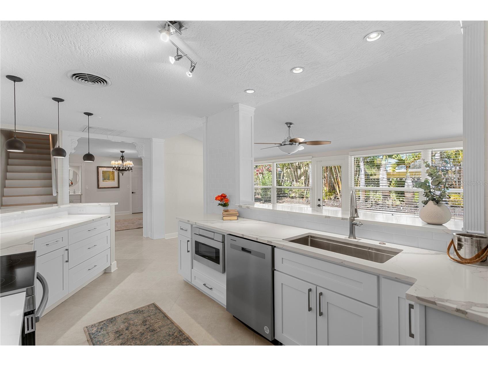 6604 Blue Heron Drive S Saint Petersburg FL 33707 TB8471133 image14