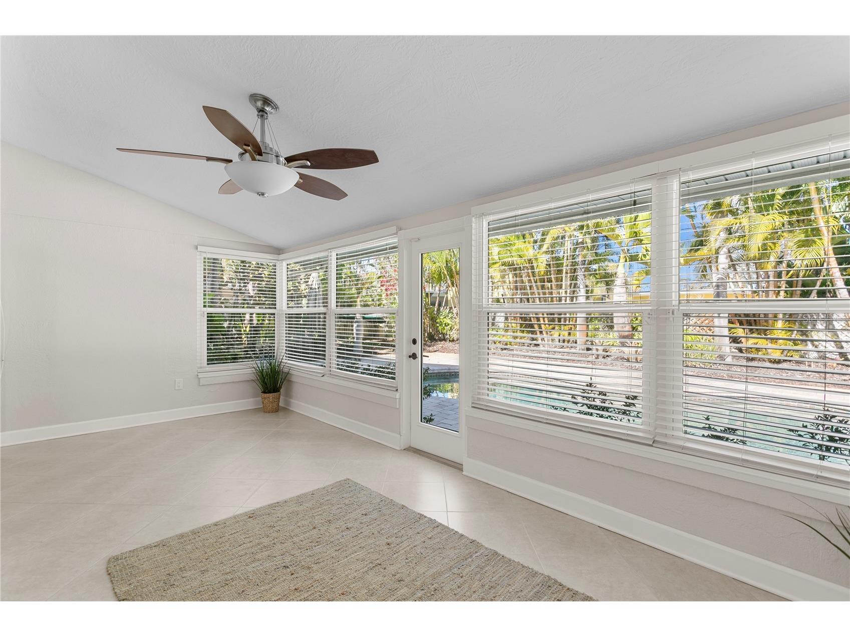 6604 Blue Heron Drive S Saint Petersburg FL 33707 TB8471133 image17