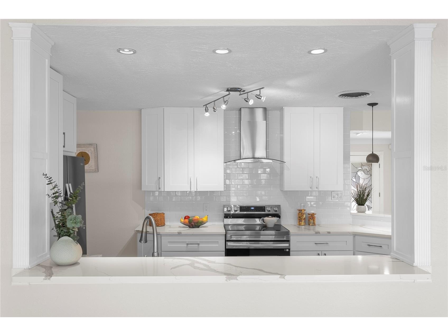 6604 Blue Heron Drive S Saint Petersburg FL 33707 TB8471133 image18