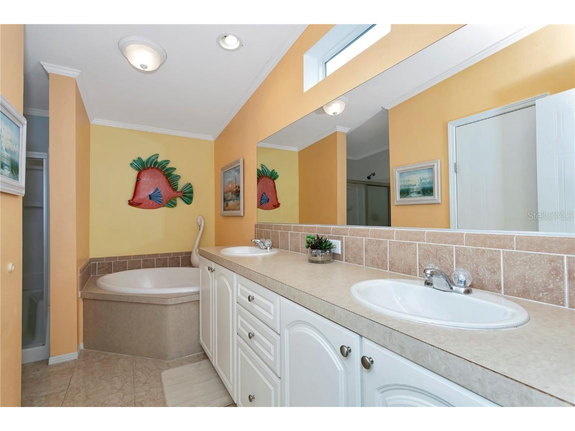 6604 Marina Drive Bradenton FL 34207 - SARA BAY A4673920 image12