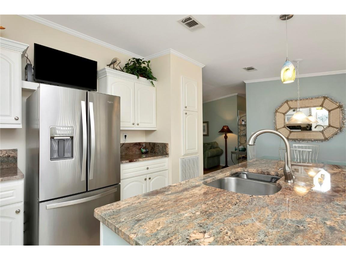 6604 Marina Drive Bradenton FL 34207 - SARA BAY A4673920 image4