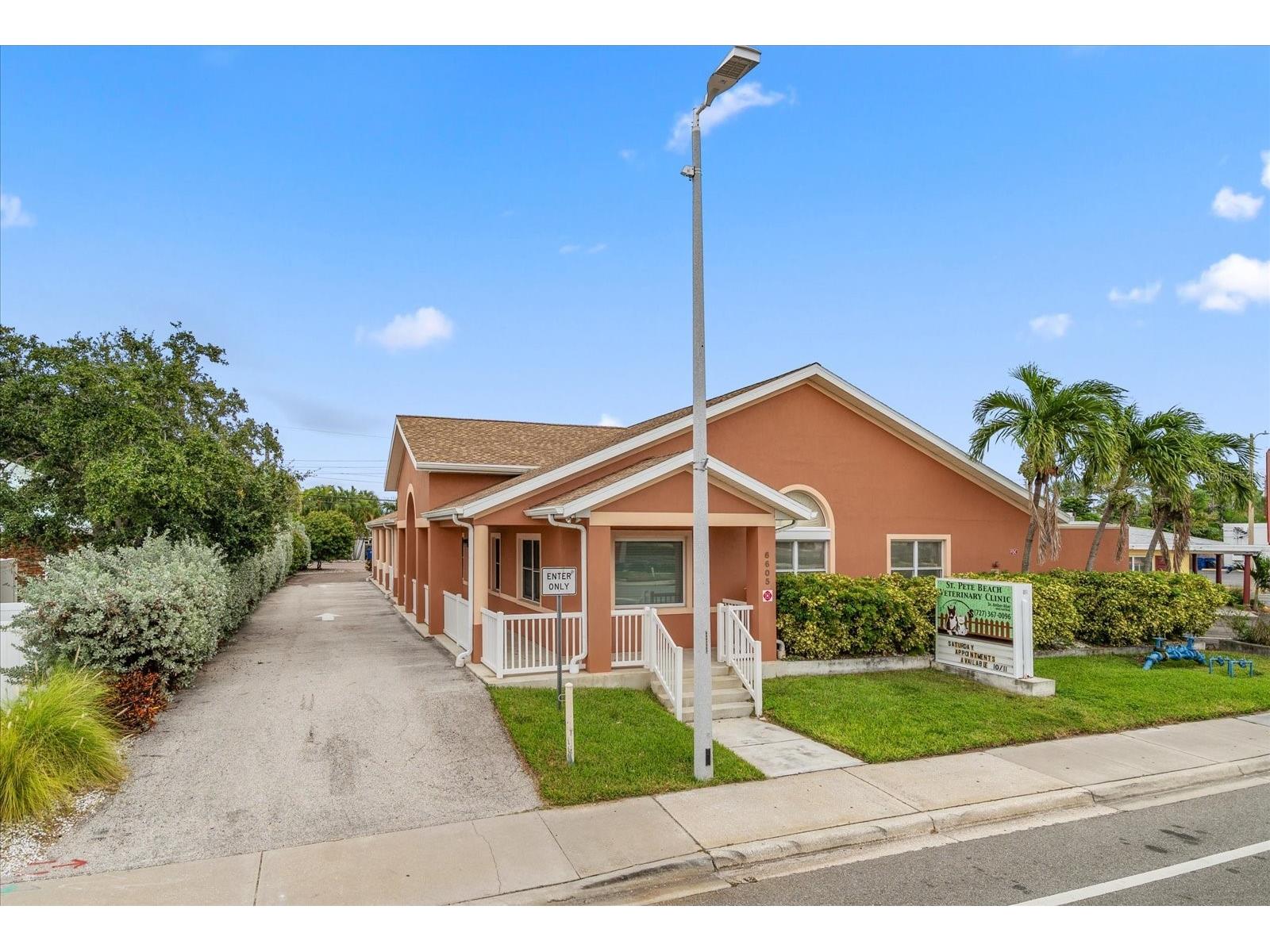 6605 Gulf Boulevard Saint Pete Beach FL 33706 TB8437700 image1