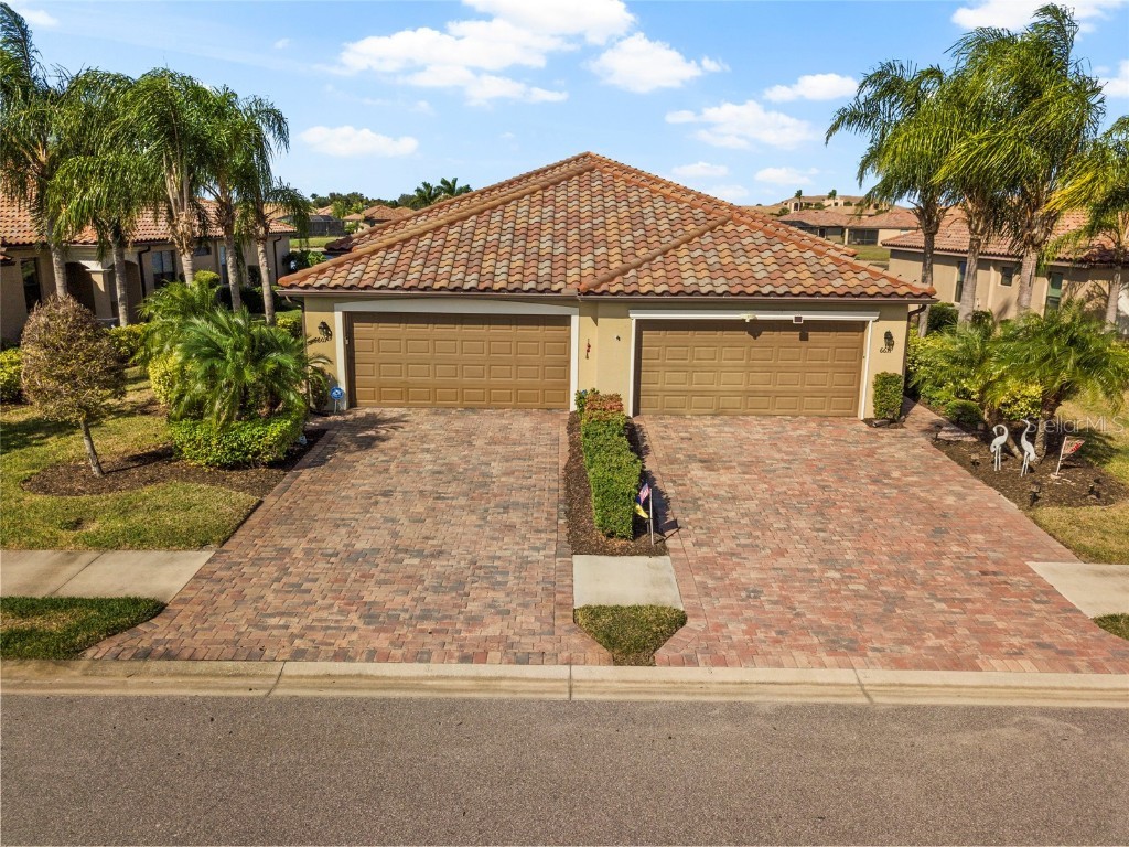 6607 Candlestick Drive Bradenton FL 34212 A4674919 image1