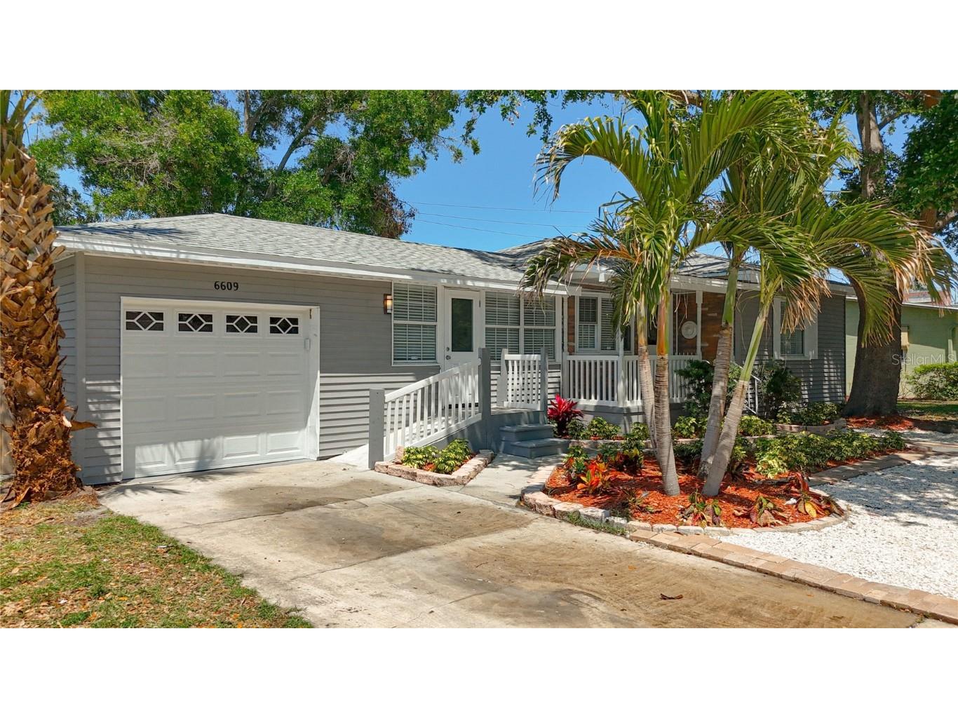 6609 Dartmouth Avenue N Saint Petersburg FL 33710 TB8376382 image1