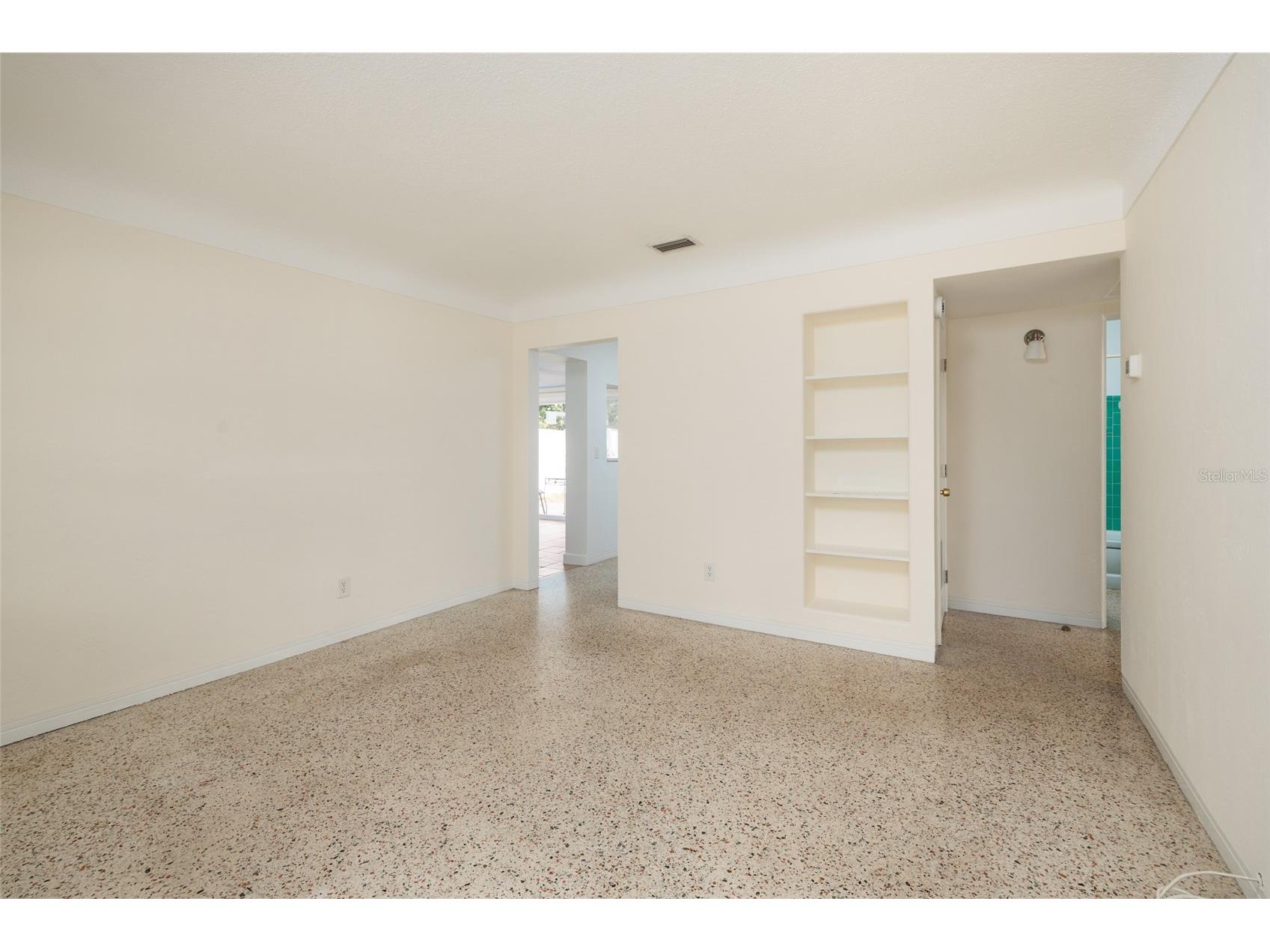 661 63rd Avenue S Saint Petersburg FL 33705 TB8516646 image10