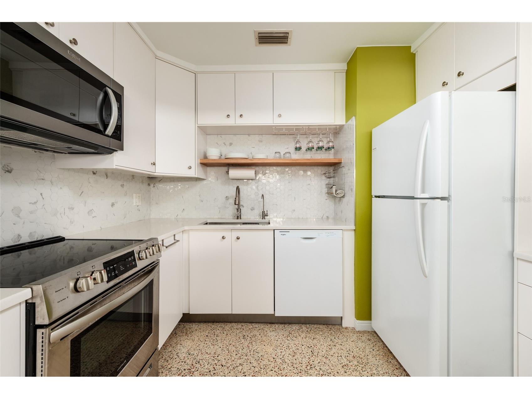 661 63rd Avenue S Saint Petersburg FL 33705 TB8516646 image13