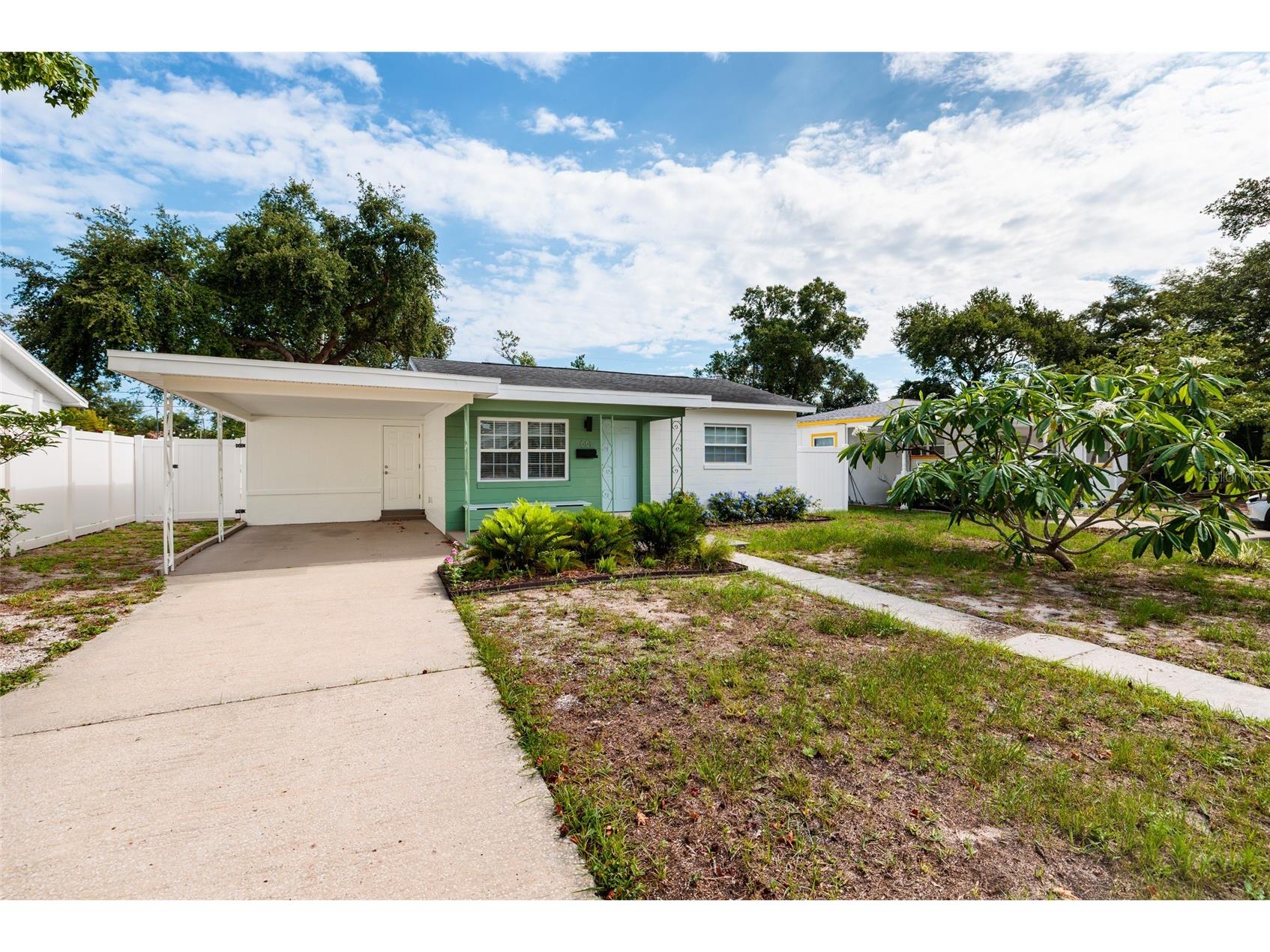 661 63rd Avenue S Saint Petersburg FL 33705 TB8516646 image2