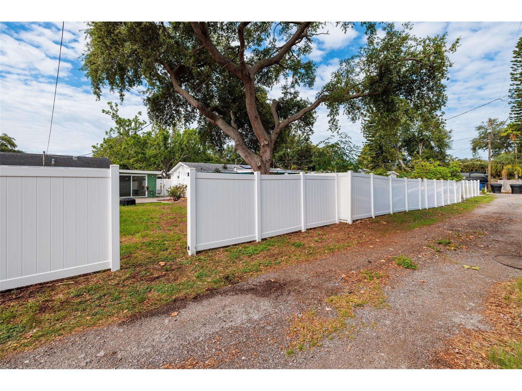 661 63rd Avenue S Saint Petersburg FL 33705 TB8516646 image29