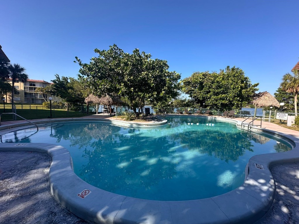 661 NE 195th Street #402 Miami FL 33179 S5136151 image7