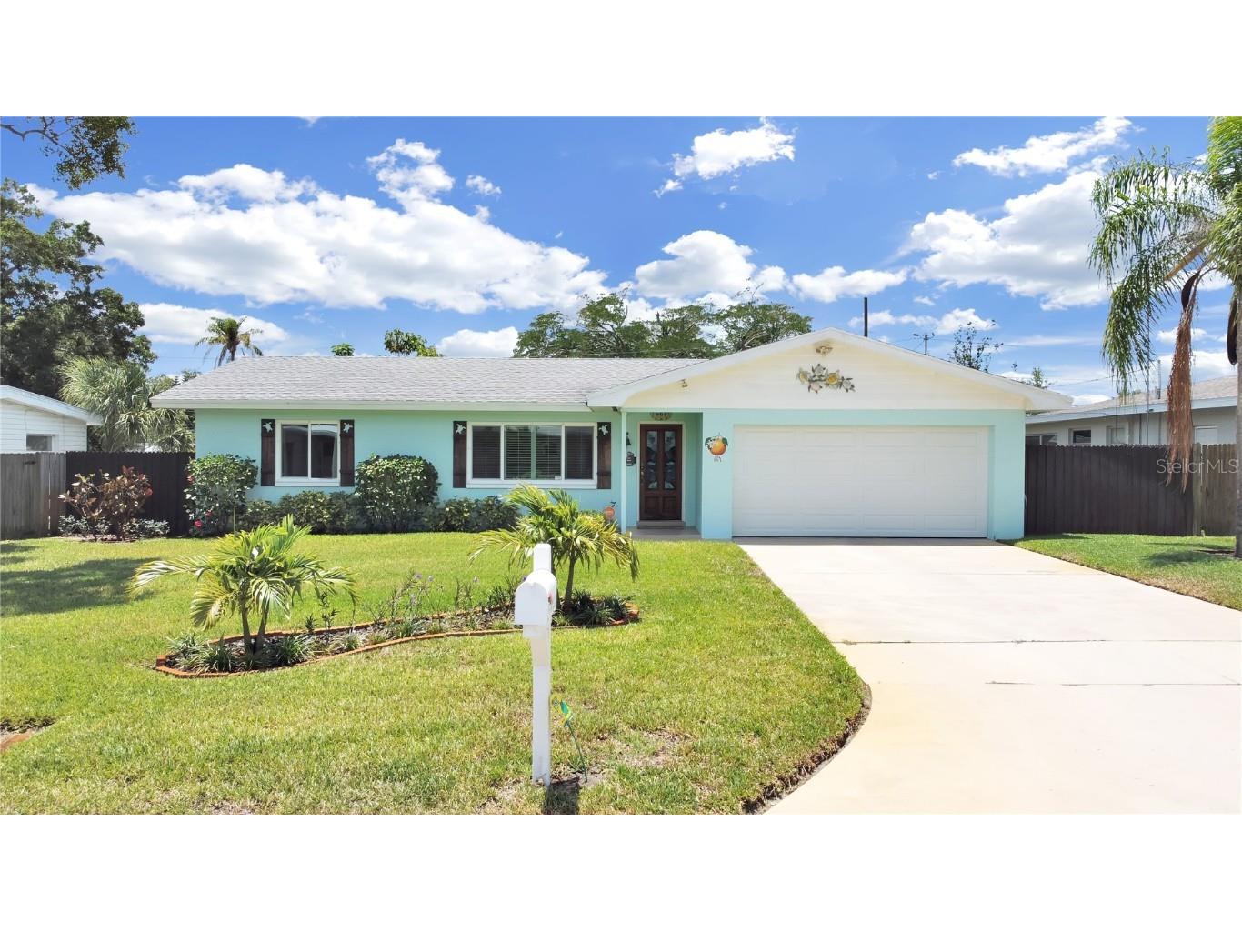 661 Orangewood Drive Dunedin FL 34698 U8203855 image1