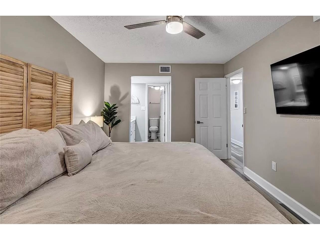 661 Poinsettia Avenue #104 Clearwater Beach FL 33767 TB8494525 image16