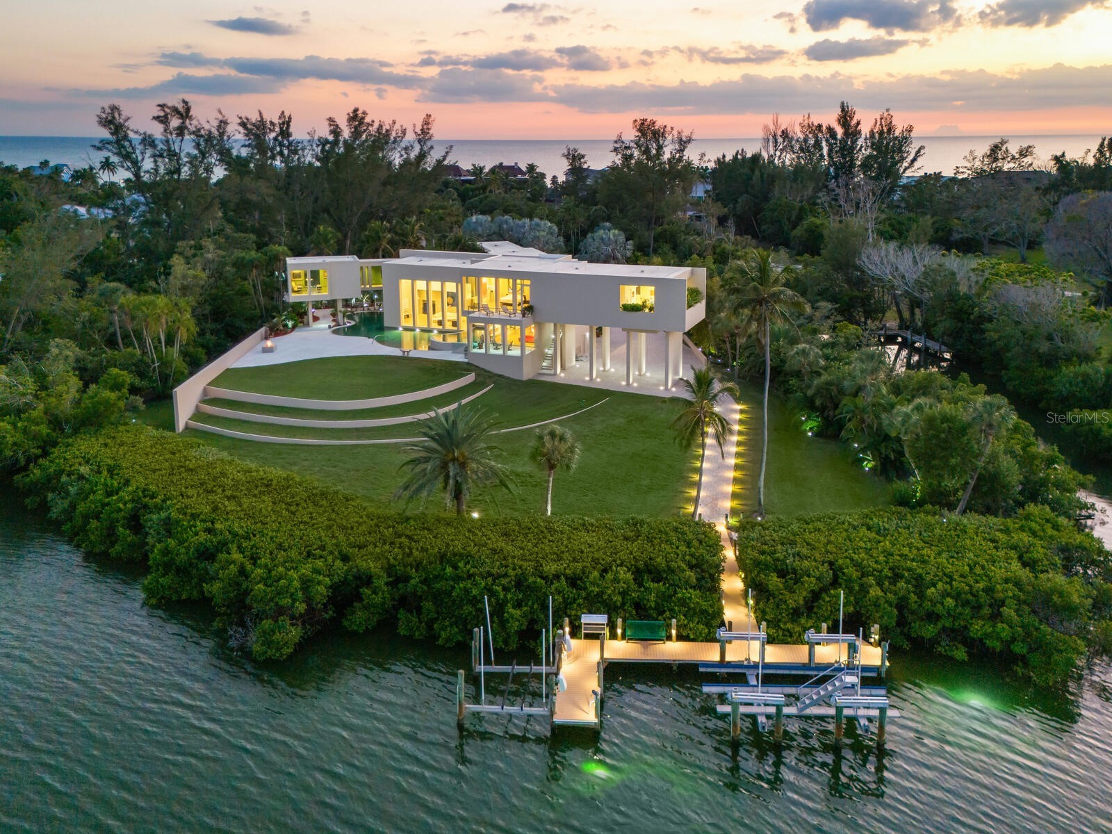 6610 Gulf Of Mexico Drive Longboat Key FL 34228 A4681242 image1
