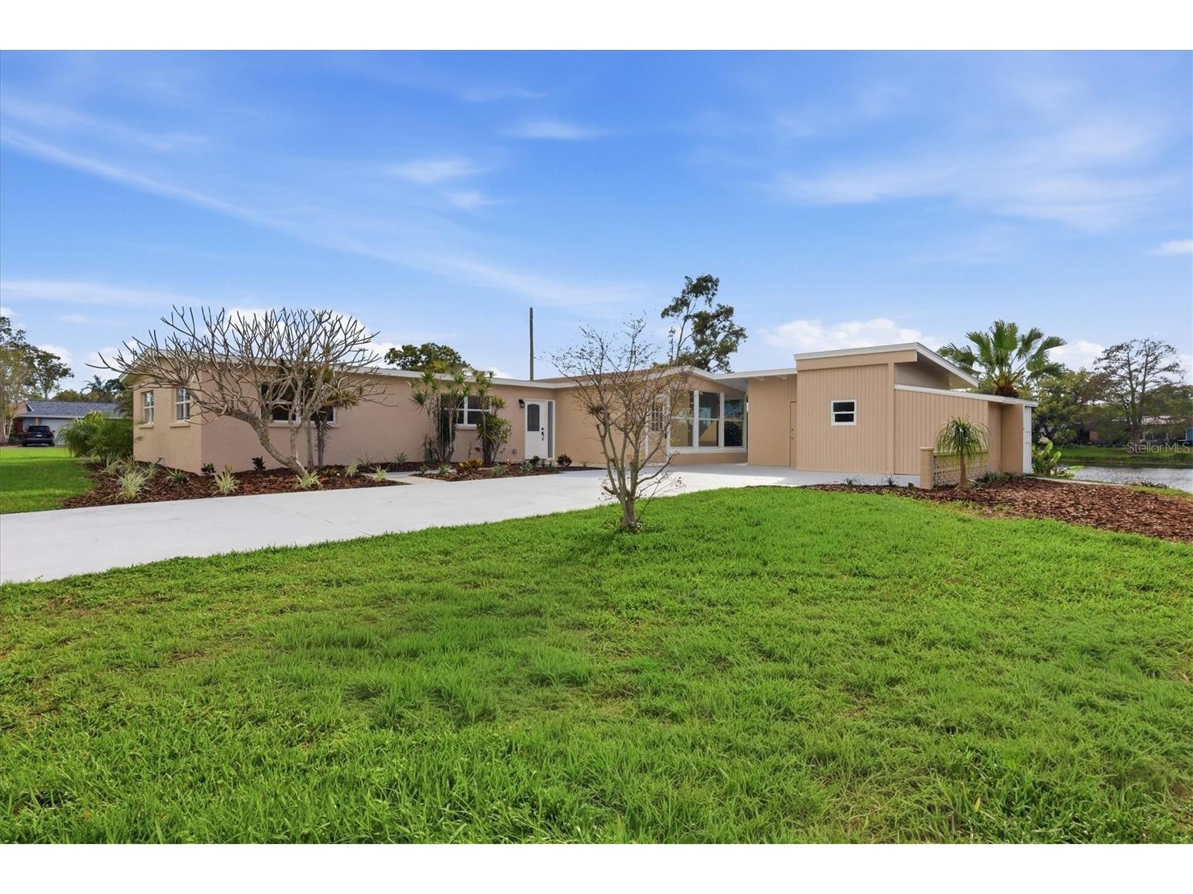 6610 Sabina Road Sarasota FL 34243 A4686232 image1