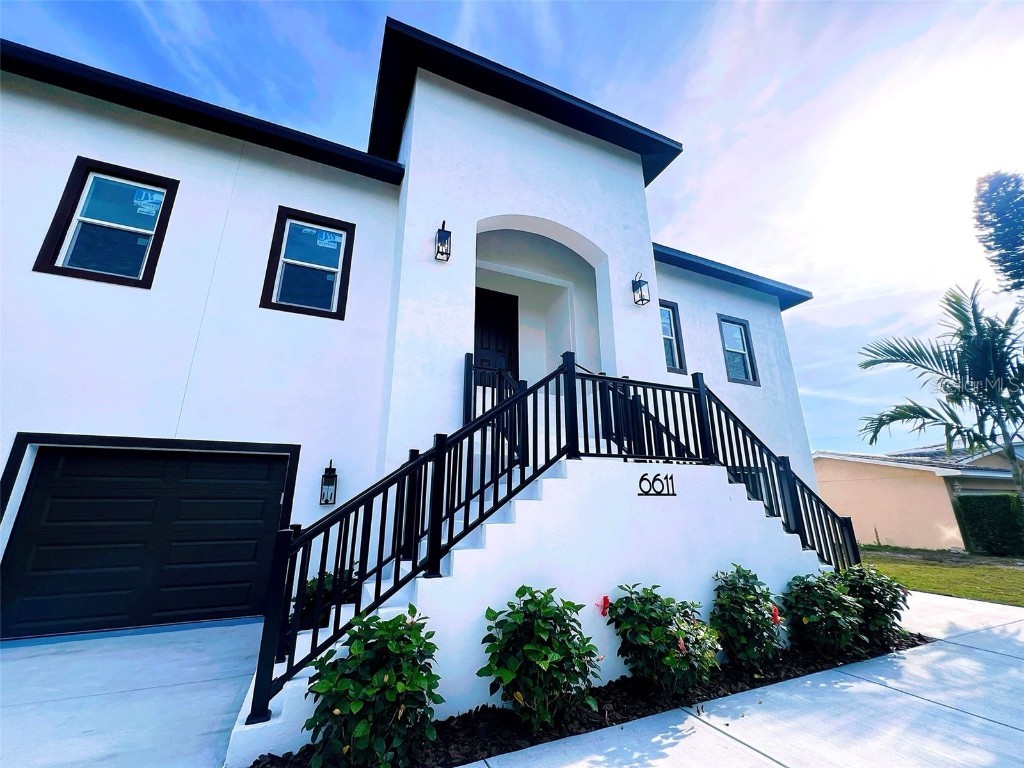 6611 Blue Heron Drive S Saint Petersburg FL 33707 U8223232 image1