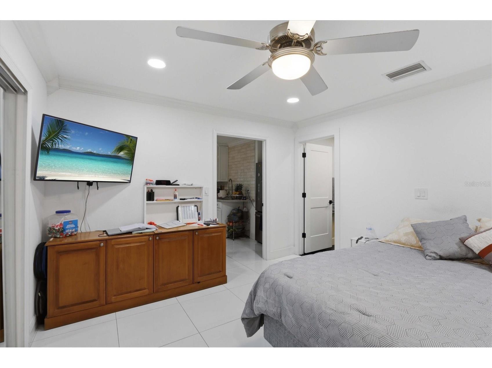 6611 N Hale Avenue Tampa FL 33614 TB8513304 image44