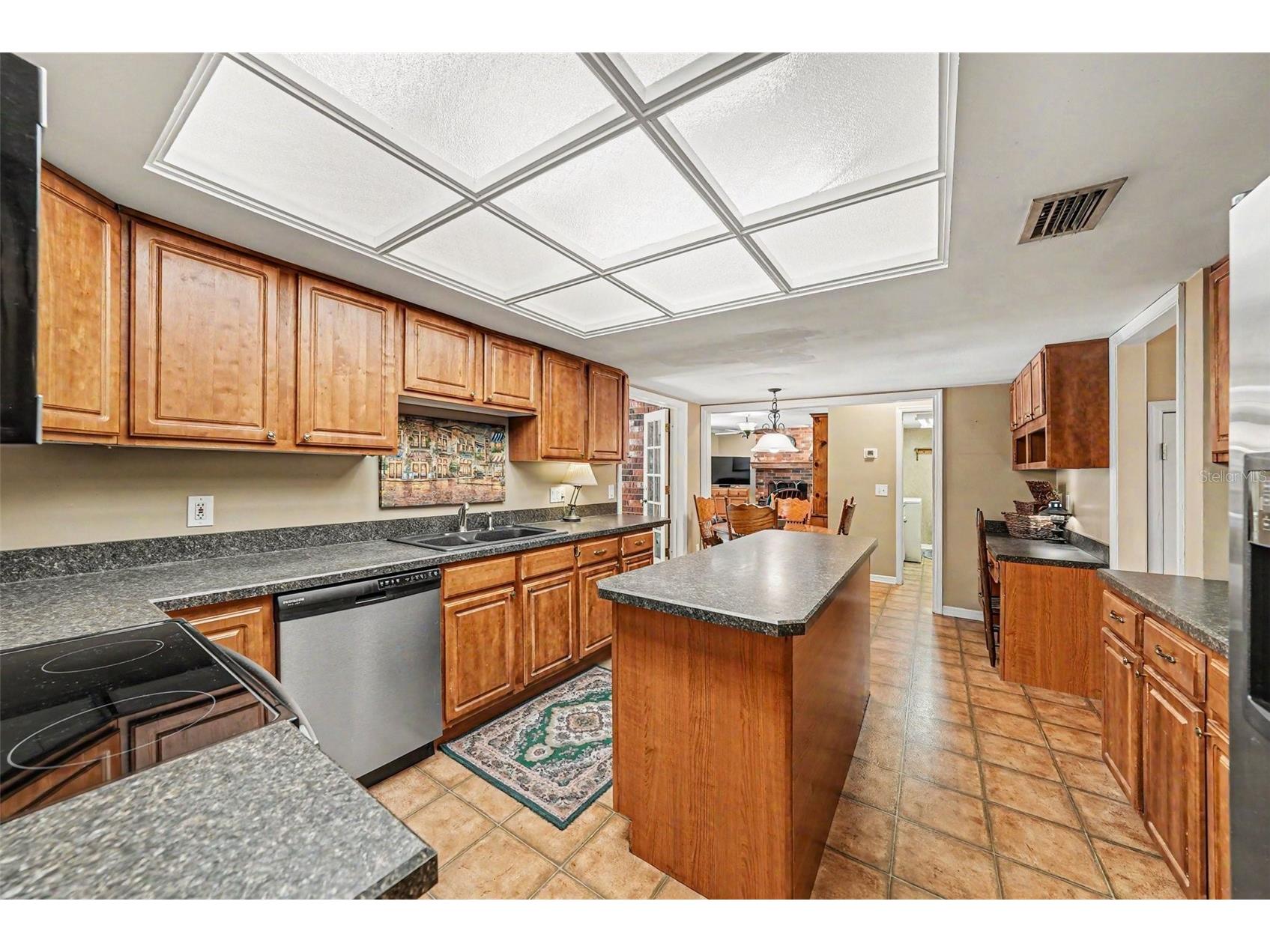 6612 Peachtree Drive Tampa FL 33617 TB8509973 image5