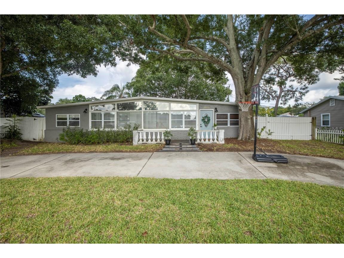 6613 Orchard Drive N Saint Petersburg FL 33702 U8136354 image1