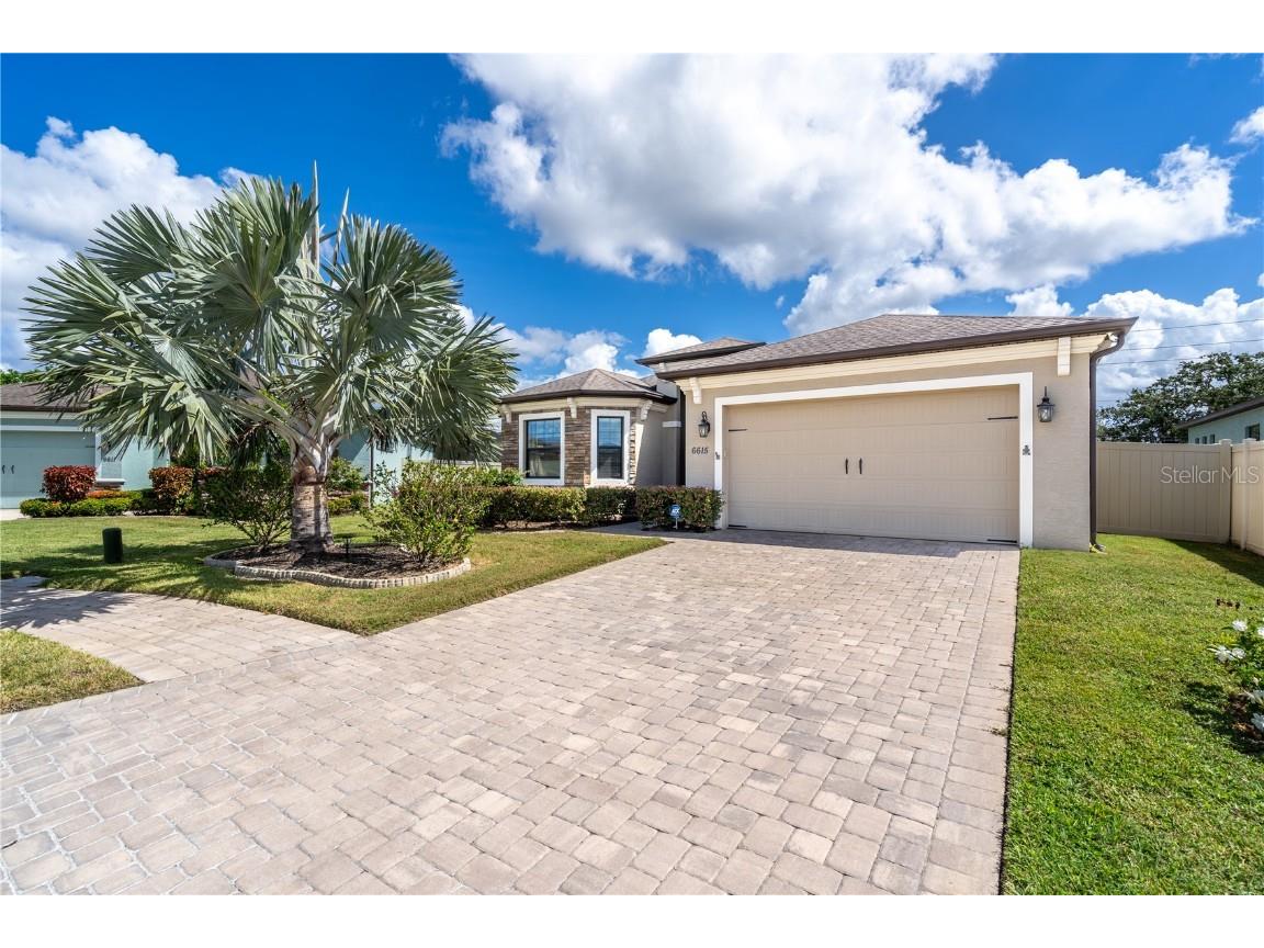 6615 35th Court E Sarasota FL 34243 A4662184 image1