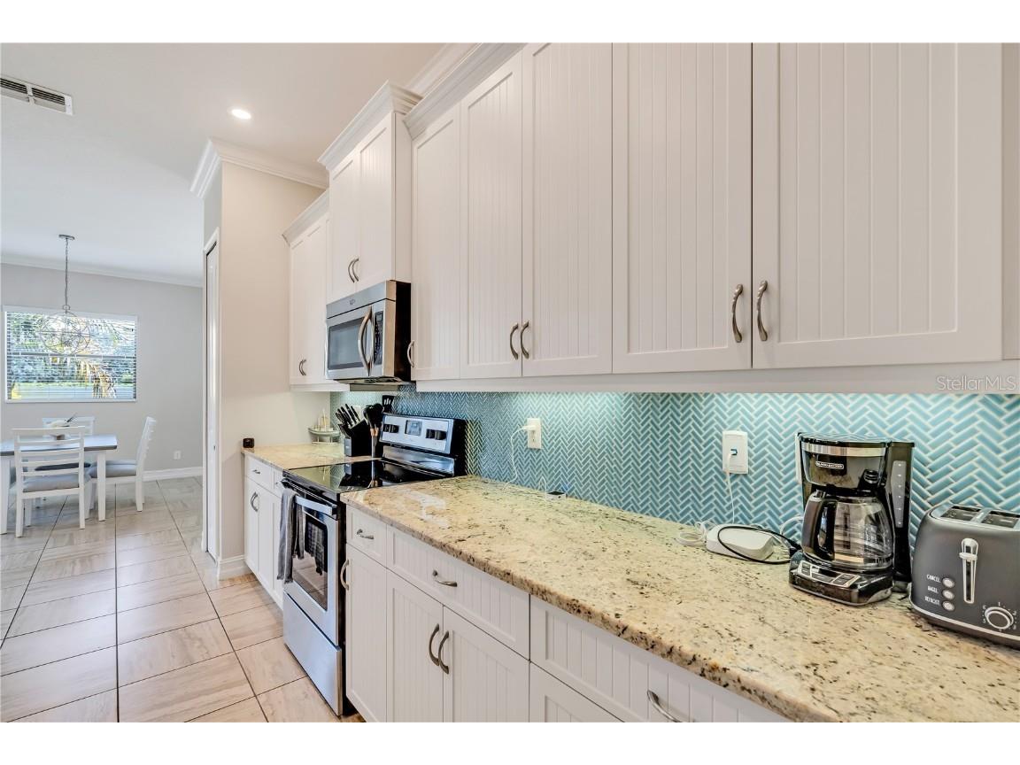 6615 35th Court E Sarasota FL 34243 A4662184 image15