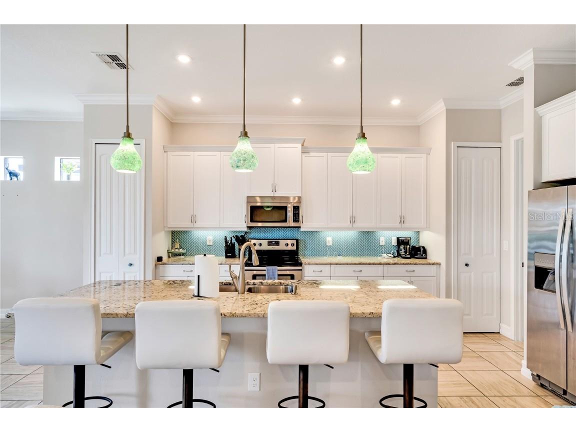 6615 35th Court E Sarasota FL 34243 A4662184 image18