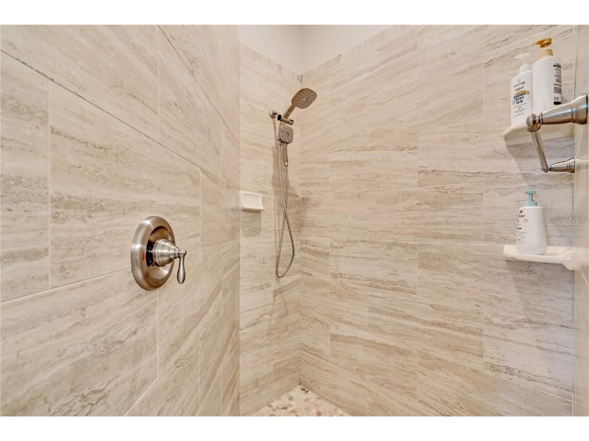 6615 35th Court E Sarasota FL 34243 A4662184 image22