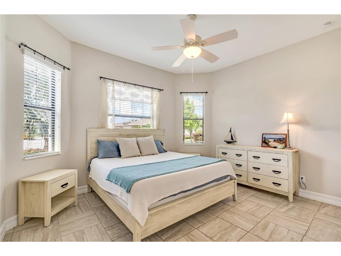 6615 35th Court E Sarasota FL 34243 A4662184 image26