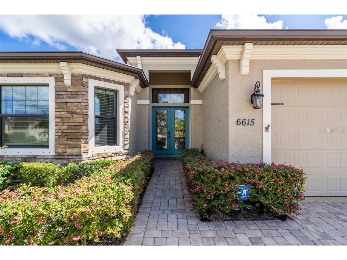 6615 35th Court E Sarasota FL 34243 A4662184 image3