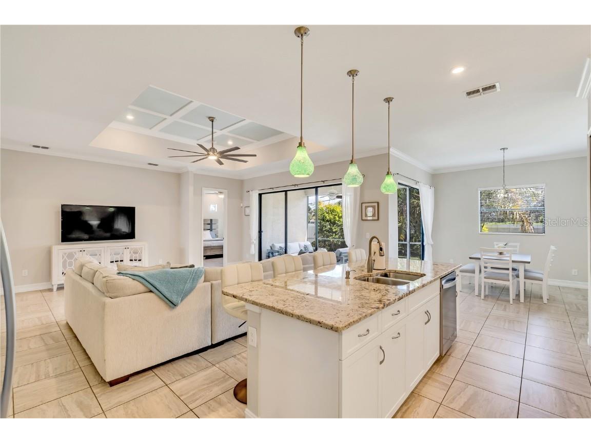 6615 35th Court E Sarasota FL 34243 A4662184 image6