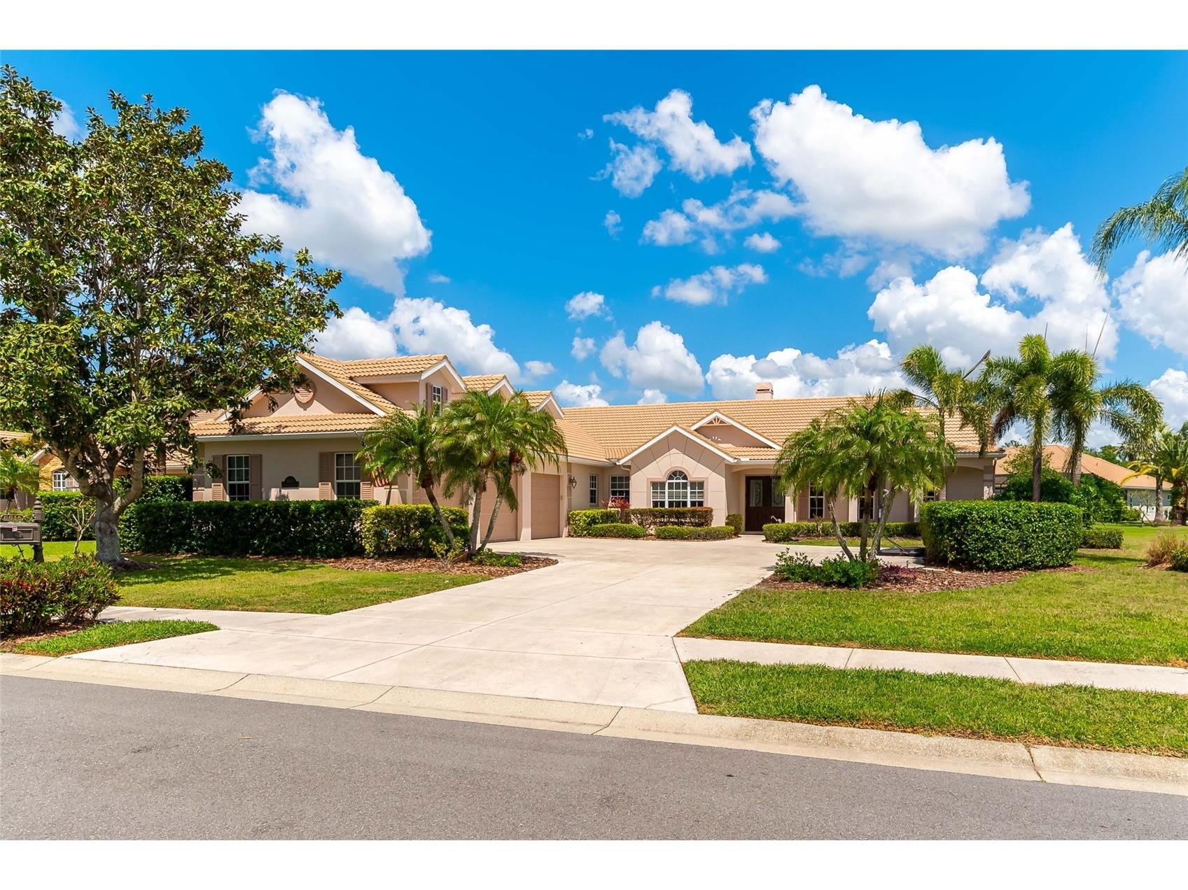 6615 Butlers Crest Drive Bradenton FL 34203 TB8477077 image3