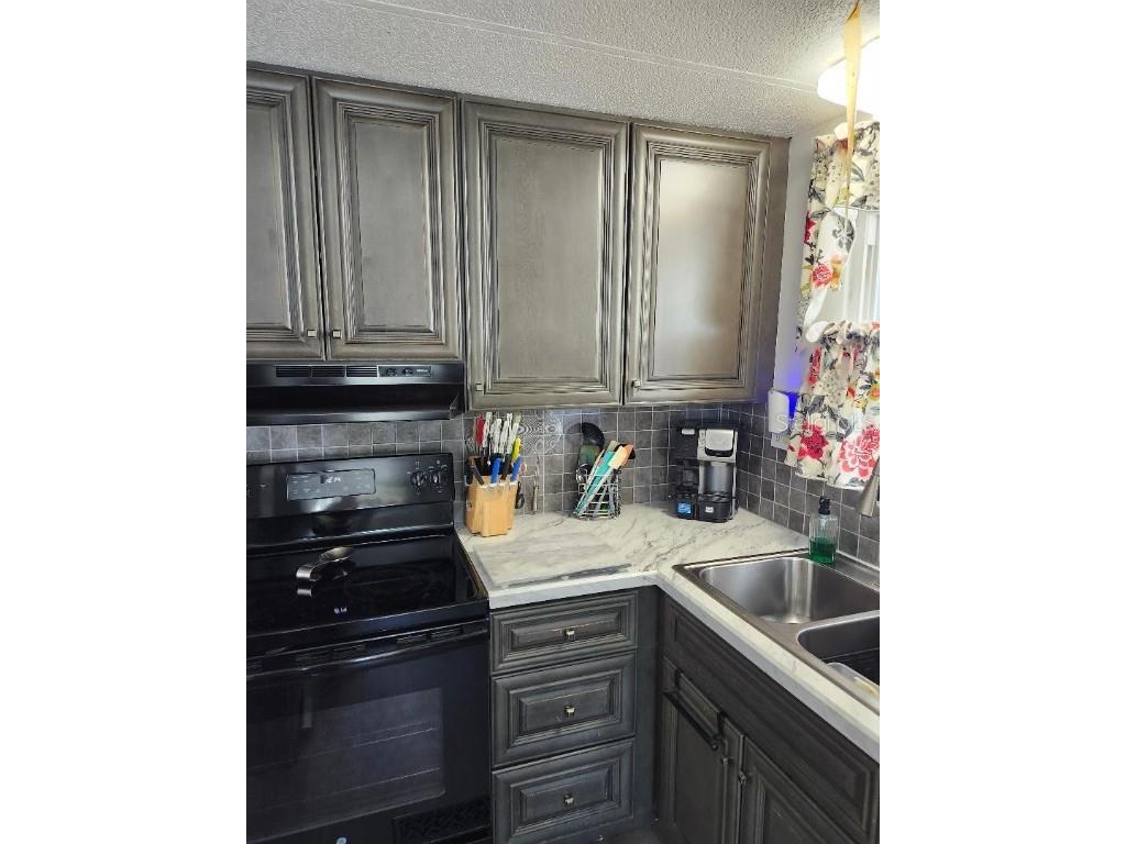 6616 Massachusetts Street Bradenton FL 34207 - SARASOTA BAY A4649428 image9