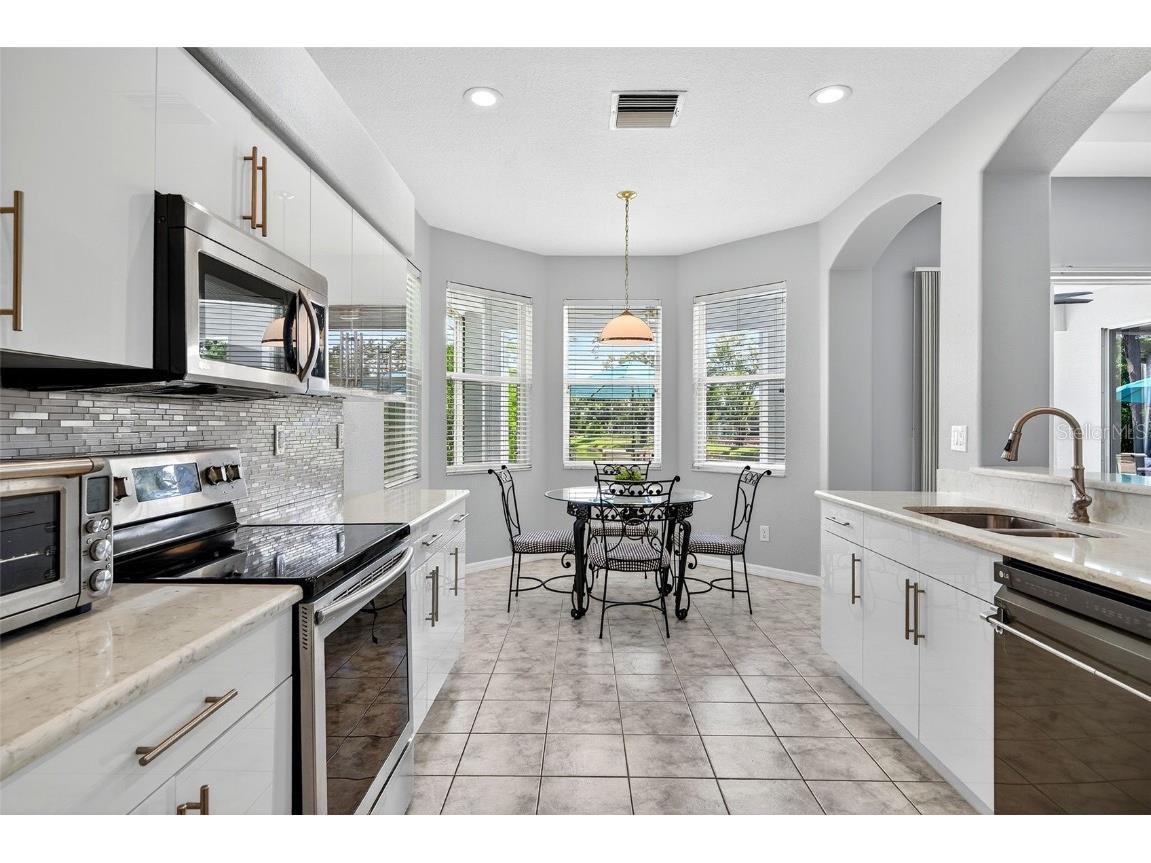 6617 Cheswick Street Sarasota FL 34243 A4669260 image6