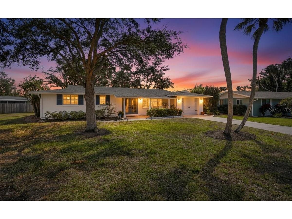 6617 Glades Way Sarasota FL 34231 A4684039 image1