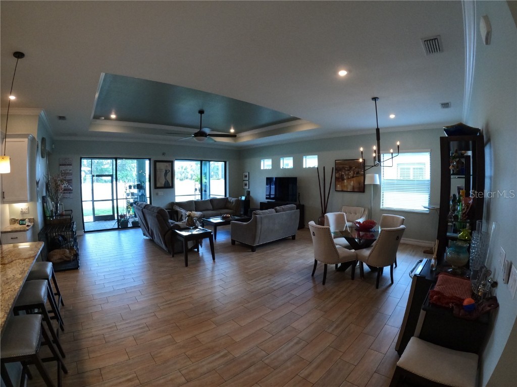 6619 35th Court E Sarasota FL 34243 A4655680 image10