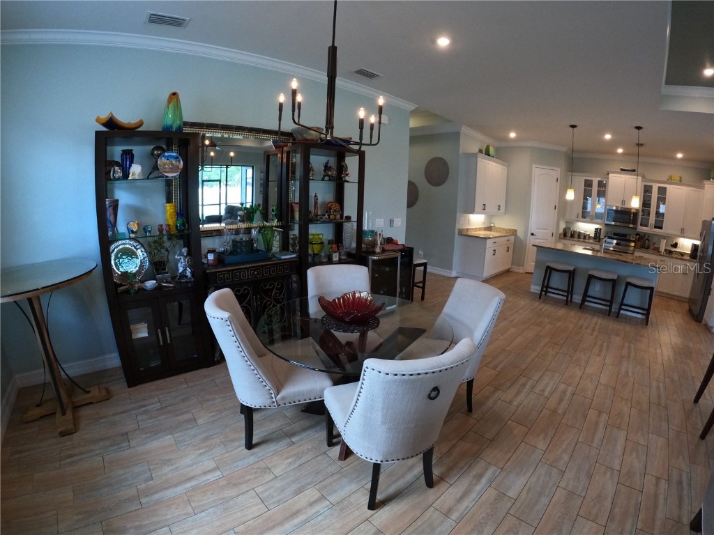 6619 35th Court E Sarasota FL 34243 A4655680 image15