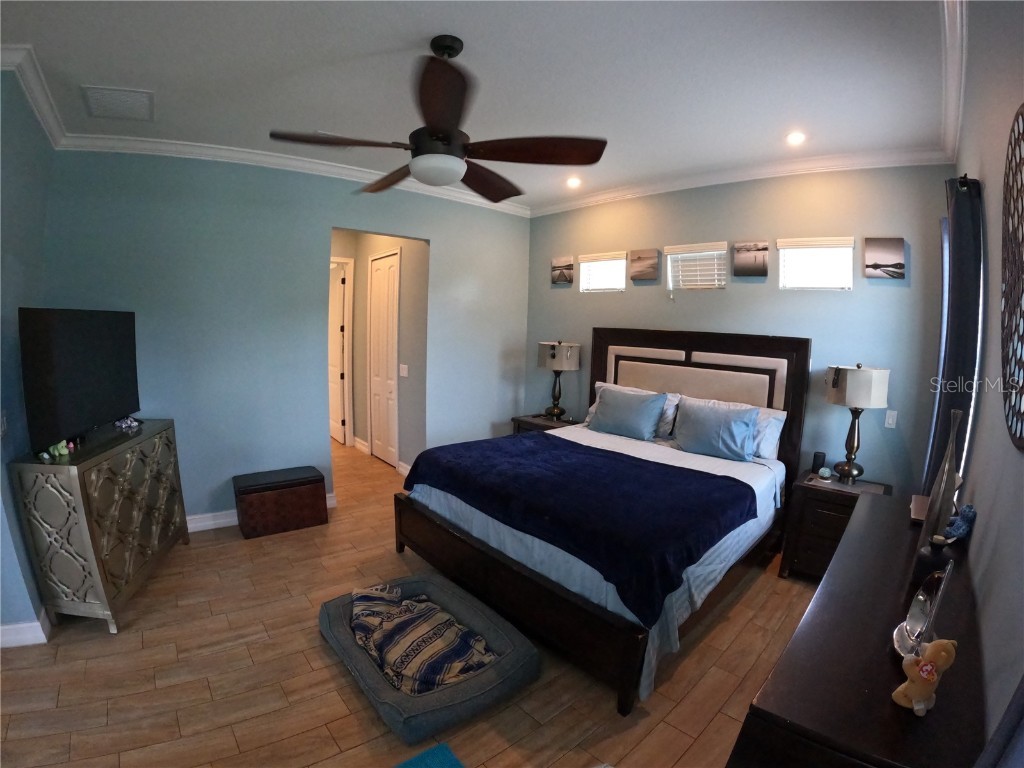 6619 35th Court E Sarasota FL 34243 A4655680 image27