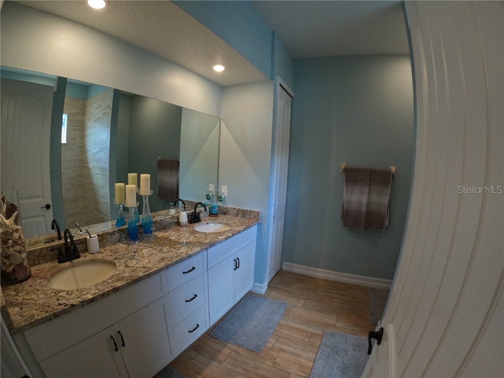 6619 35th Court E Sarasota FL 34243 A4655680 image29