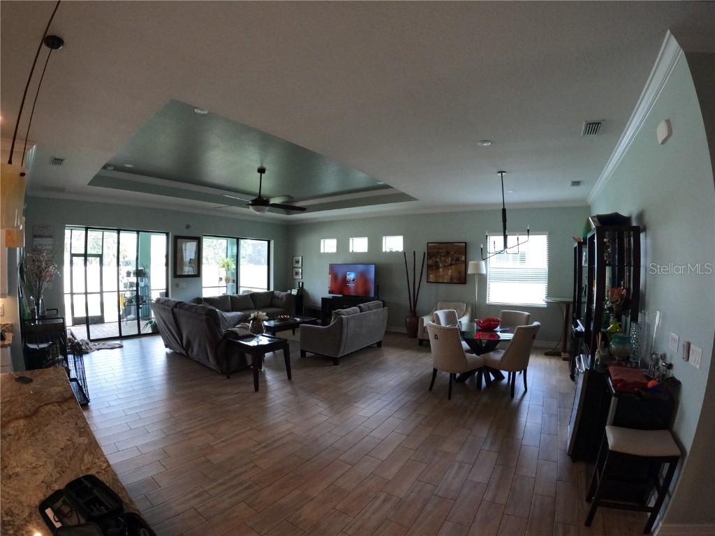 6619 35th Court E Sarasota FL 34243 A4655680 image9