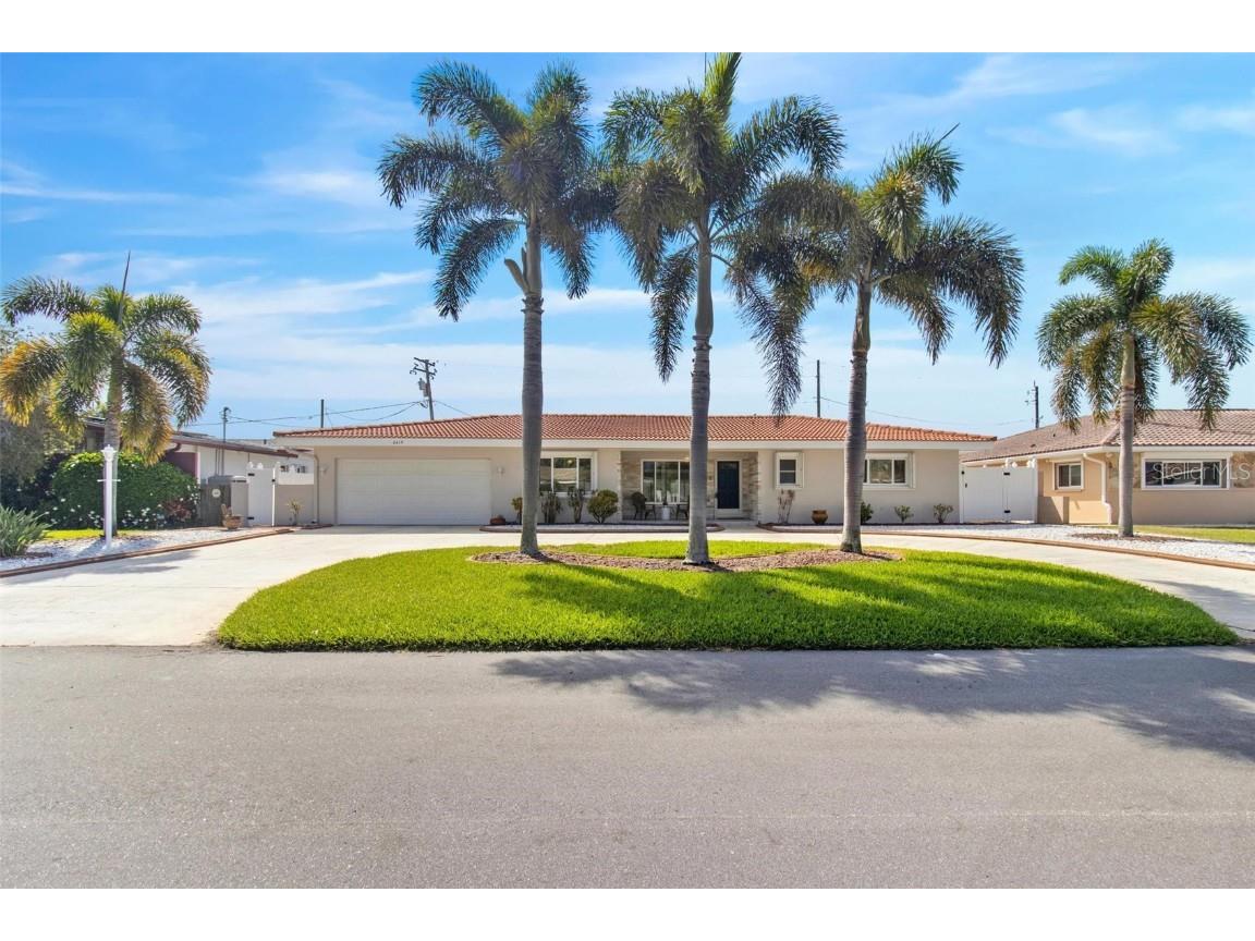 6619 Blue Heron Drive S Saint Petersburg FL 33707 U8239339 image1