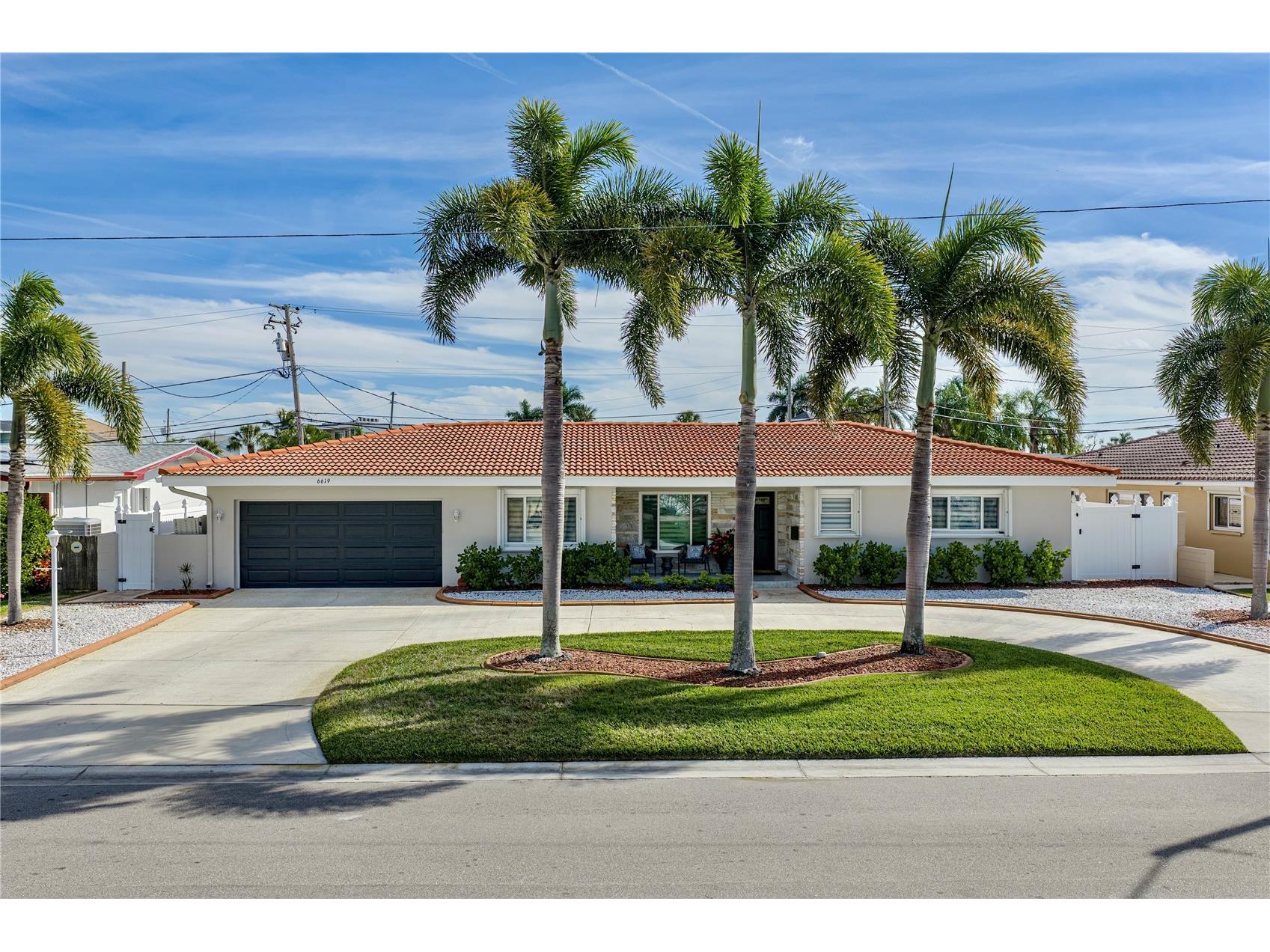 6619 Blue Heron Drive S Saint Petersburg FL 33707 TB8463790 image1