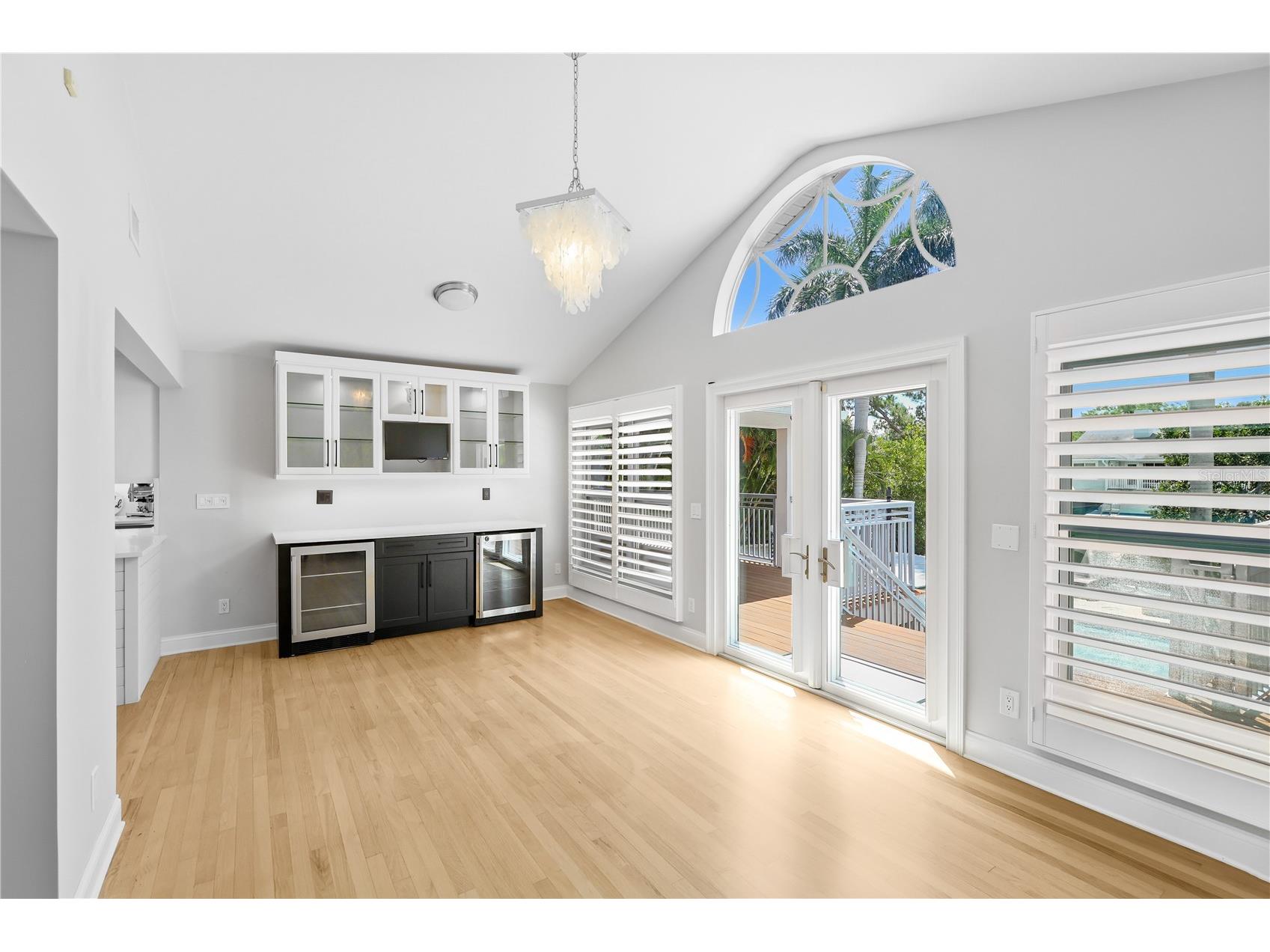 662 Apalachee Circle NE Saint Petersburg FL 33702 A4697315 image10