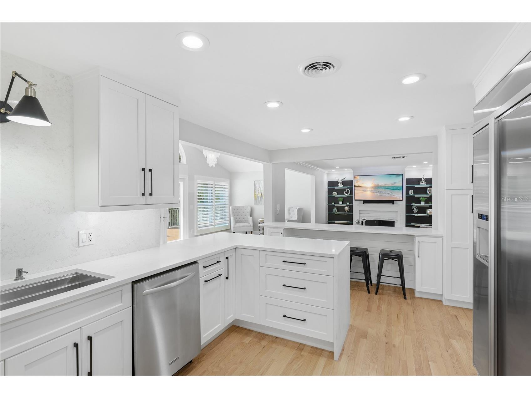 662 Apalachee Circle NE Saint Petersburg FL 33702 A4697315 image8