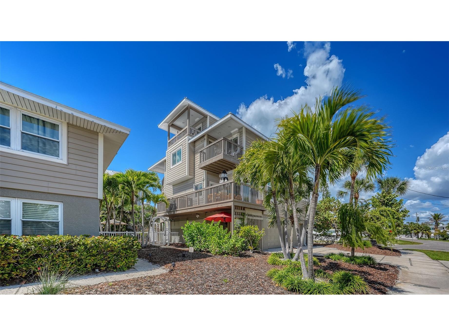 662 Calle Del Otono Sarasota FL 34242 A4684041 image10