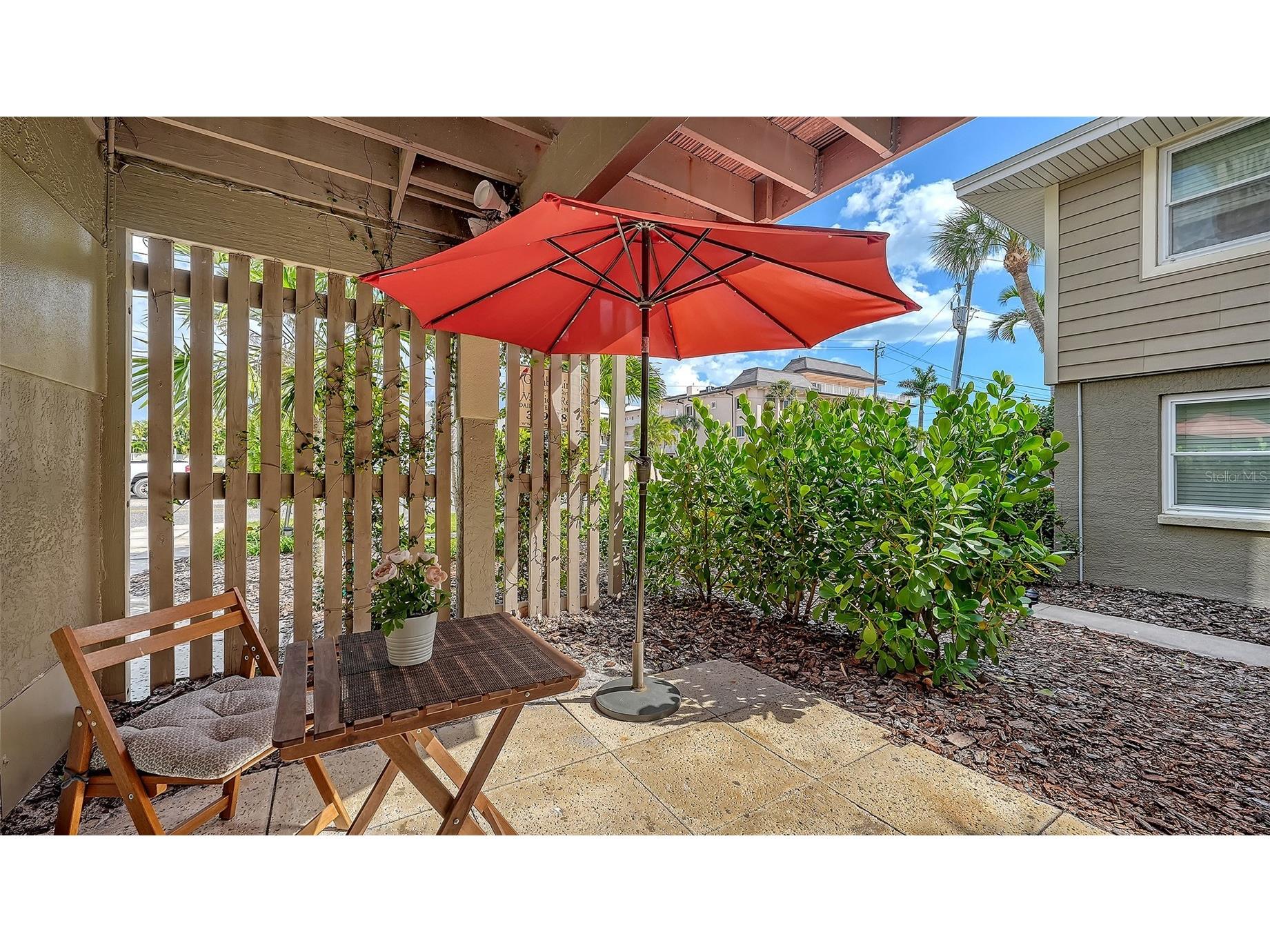 662 Calle Del Otono Sarasota FL 34242 A4684041 image11