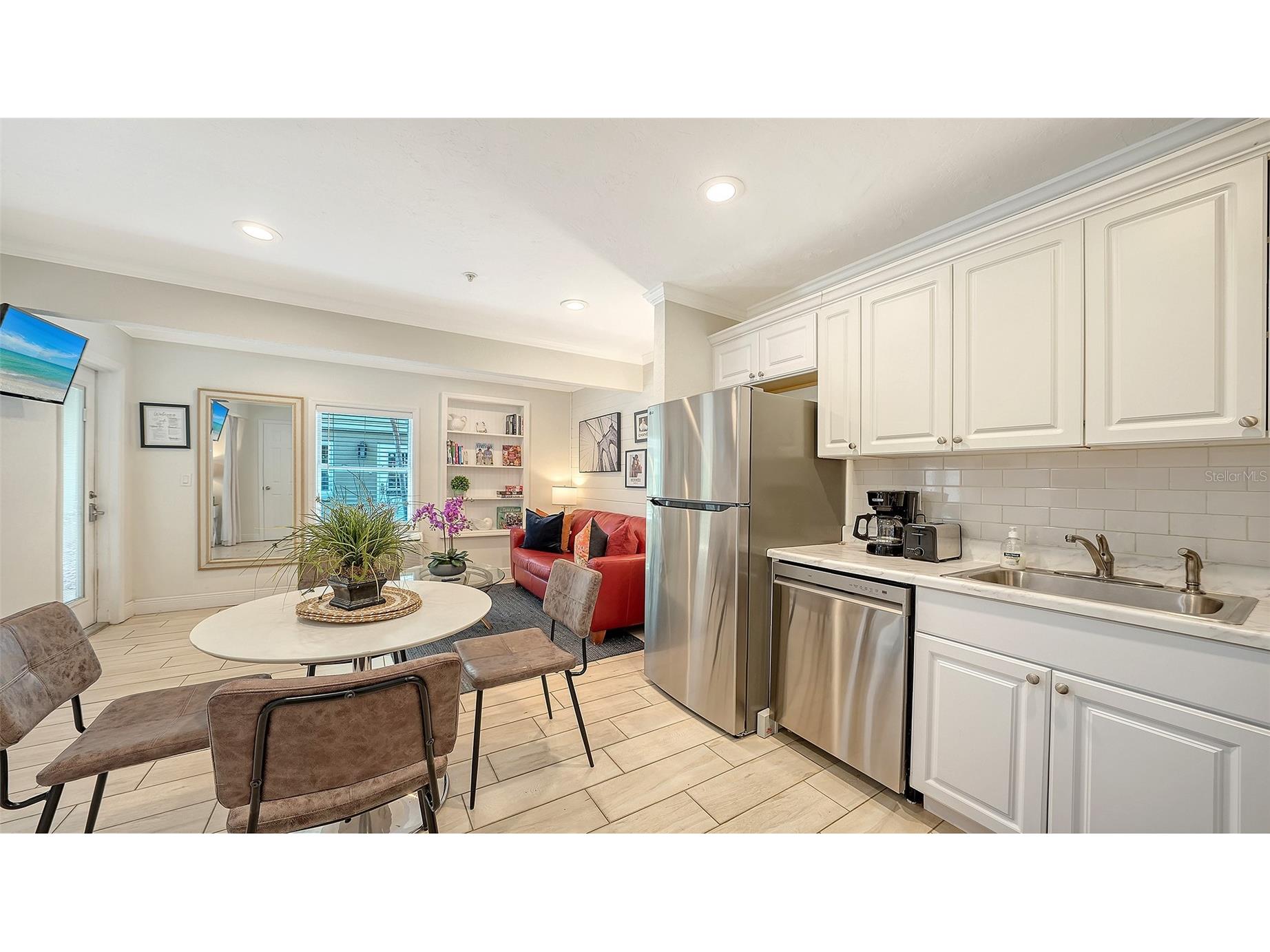 662 Calle Del Otono Sarasota FL 34242 A4684041 image15