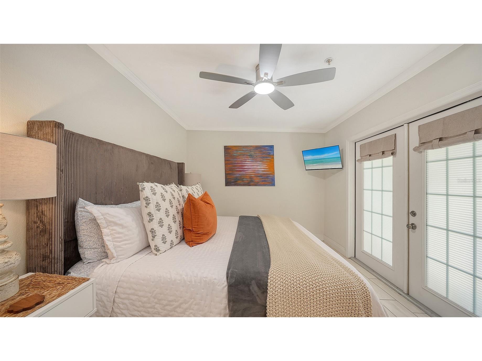 662 Calle Del Otono Sarasota FL 34242 A4684041 image16
