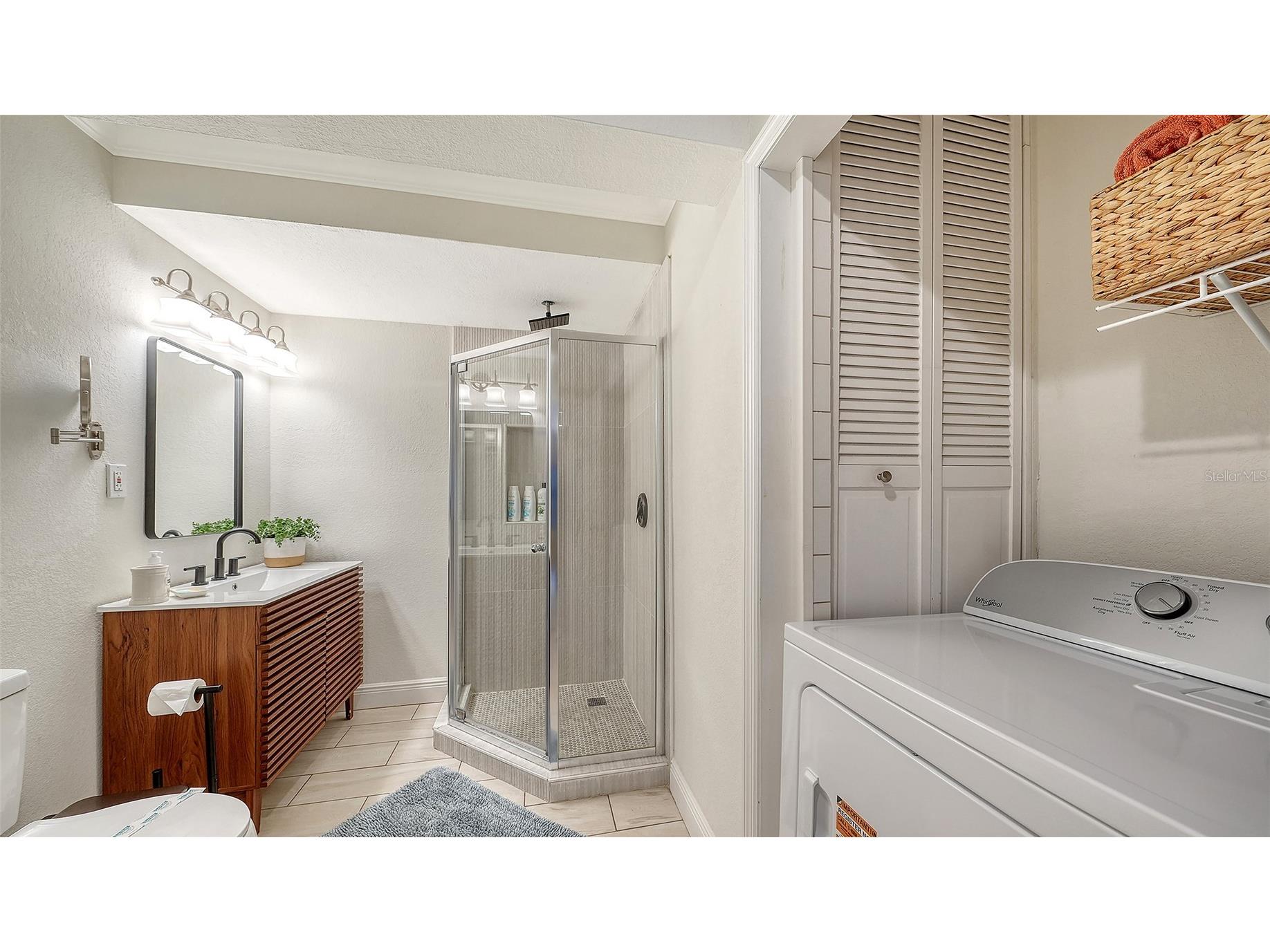 662 Calle Del Otono Sarasota FL 34242 A4684041 image17