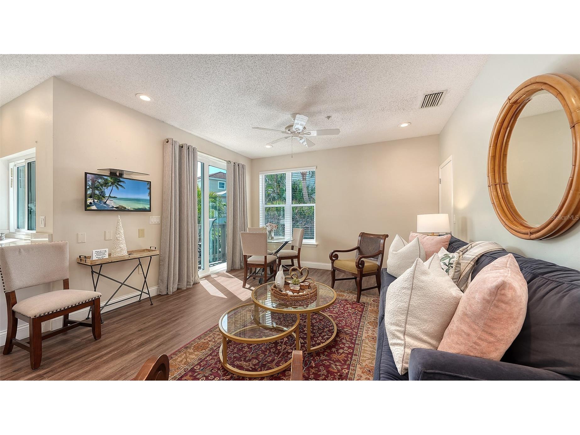662 Calle Del Otono Sarasota FL 34242 A4684041 image19
